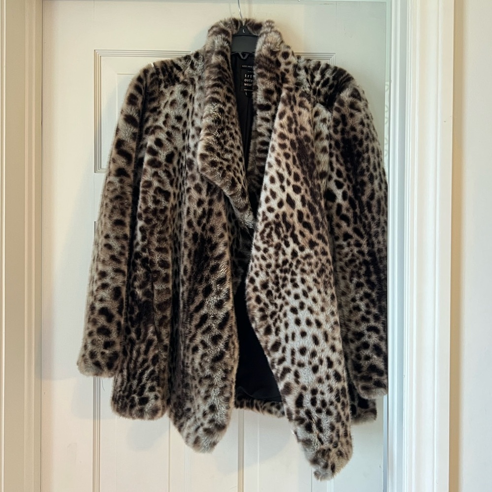 Zara Trf Outerwear oversize leopard print faux fur coat